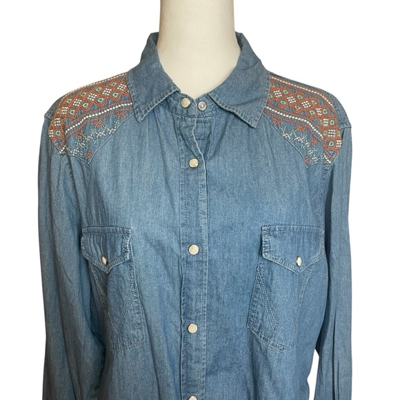 Wrangler Retro Boyfriend Style Embroidered Pearl Snap Chambray Top Large Western - Picture 1 of 12